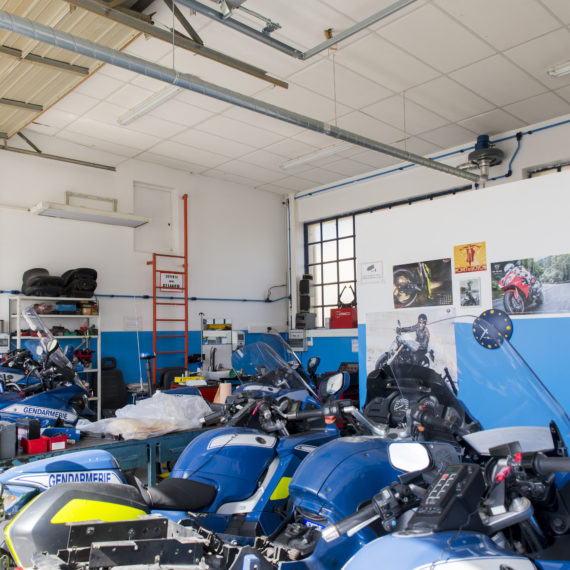 Réalisation d’un atelier auto et motos