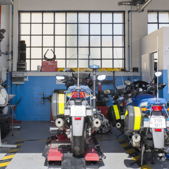 Réalisation d’un atelier auto et motos