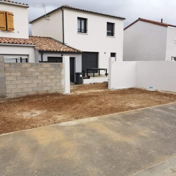 Terrassement et réalisation de dallage en béton balayé